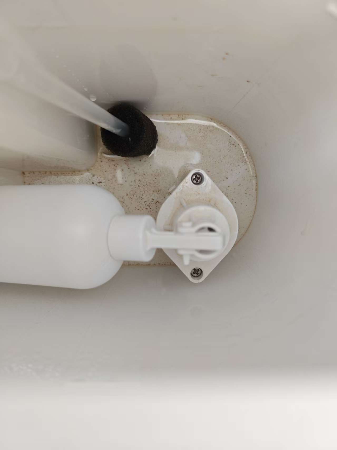 维修扫地机器人入水管4