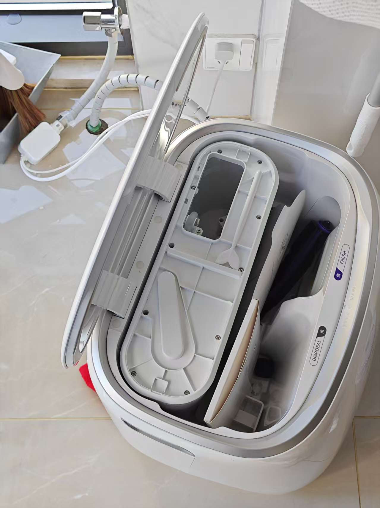 维修扫地机器人入水管5